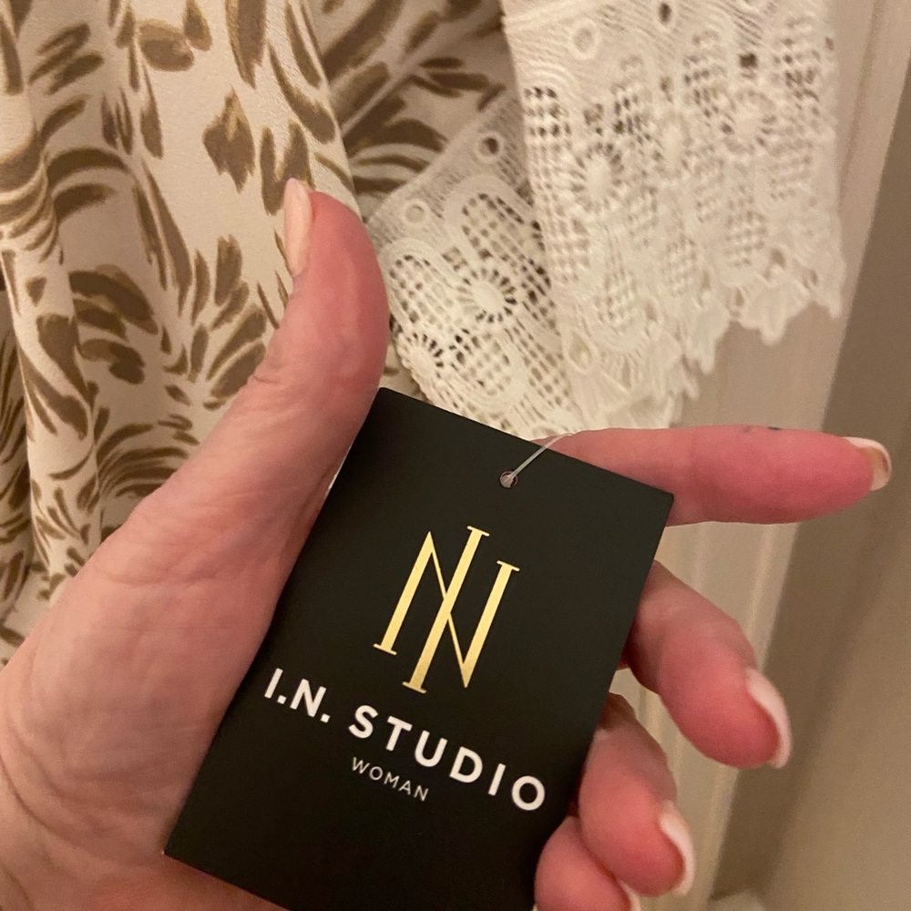 I.N. Studio Cream and Brown Leaf Print Blouse - Picture 4 of 6